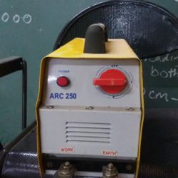 Shows AMP 250 amp arc welding machine